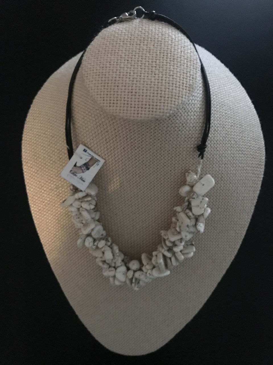 Beautiful one-line handmade necklace with Jasper stones and leather