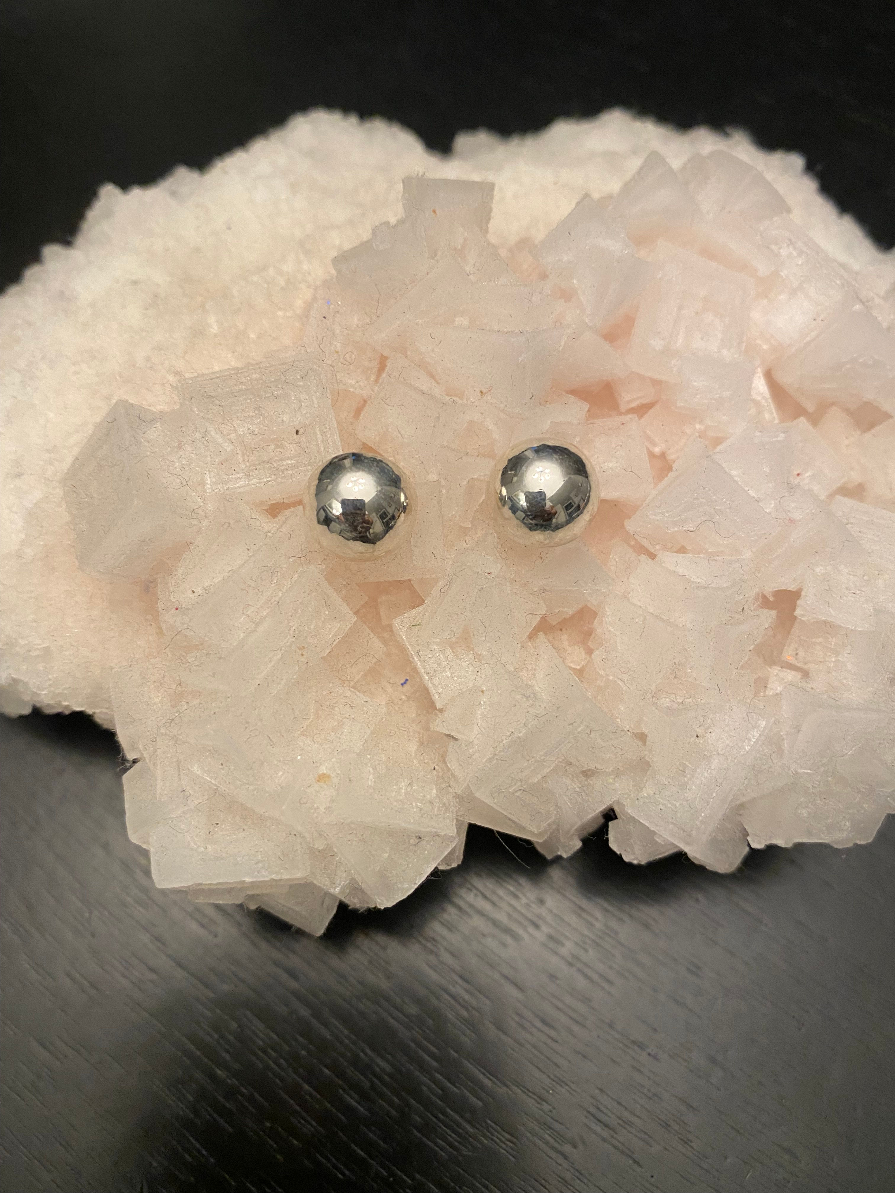 9.25 Silver Ball Stud  Earrings 8 mm in diameter.