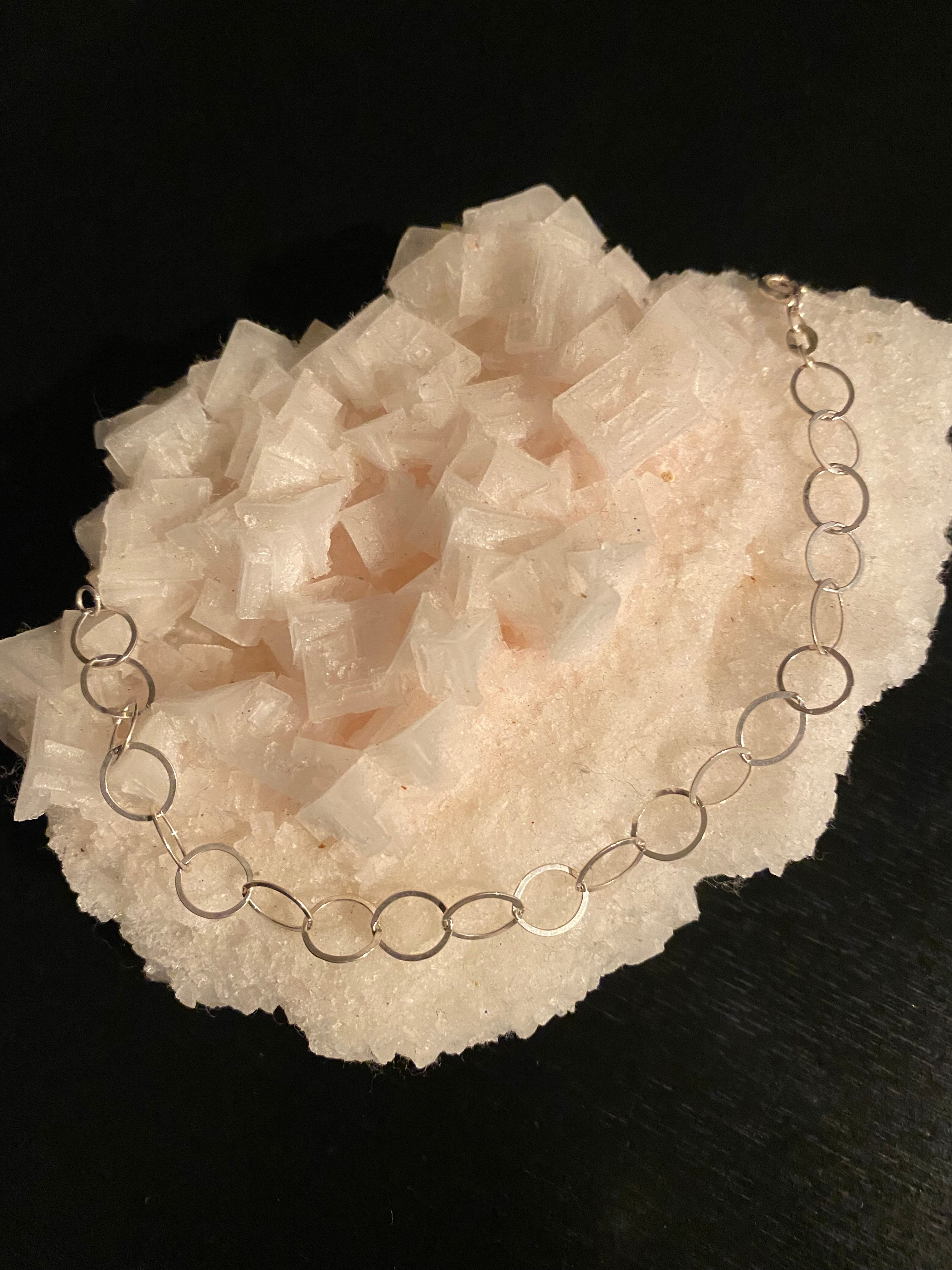 9.25 Silver Chain Geometrical Shaped Bracelet.