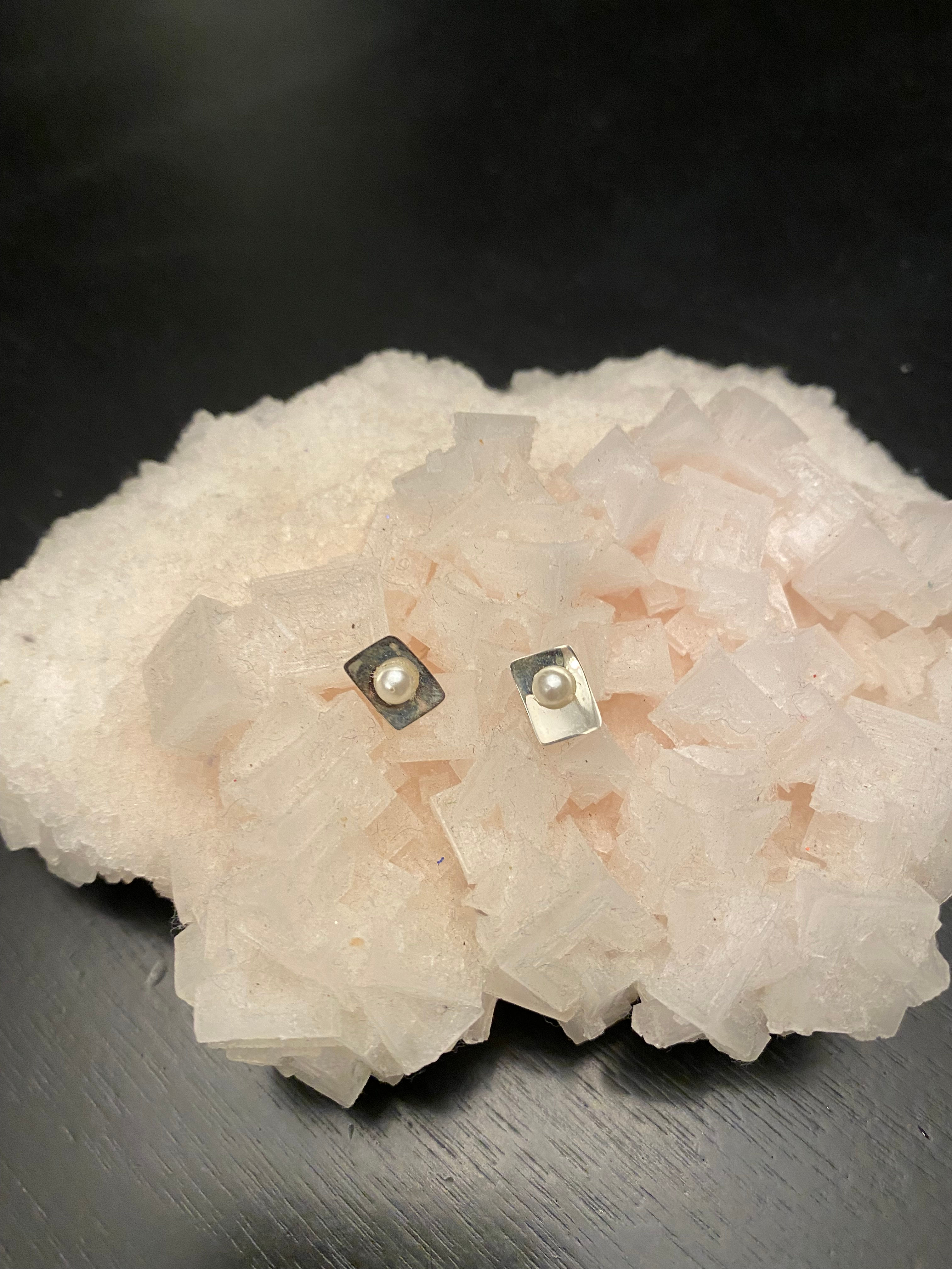 9.25 Silver Rectangle Earrings with a little Pearl.