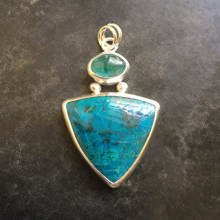 Chrysoprase and apatite pendant Victoria Noyes.jpg