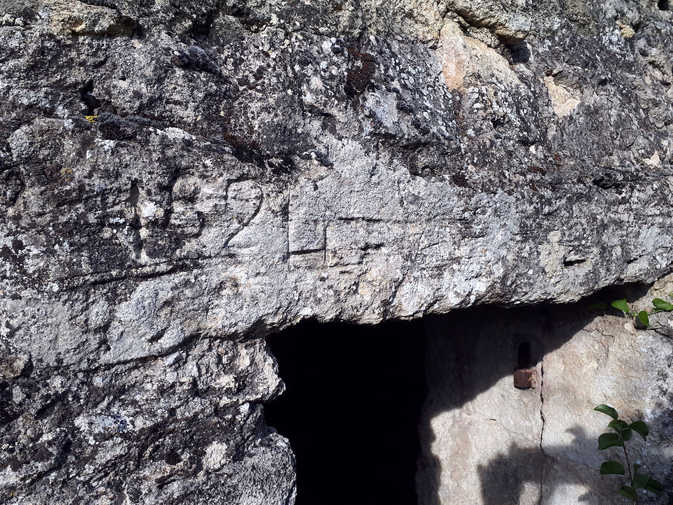 cabane_chemin_de_St_Maximin_à_Uzès_clichéFCabane.jpg