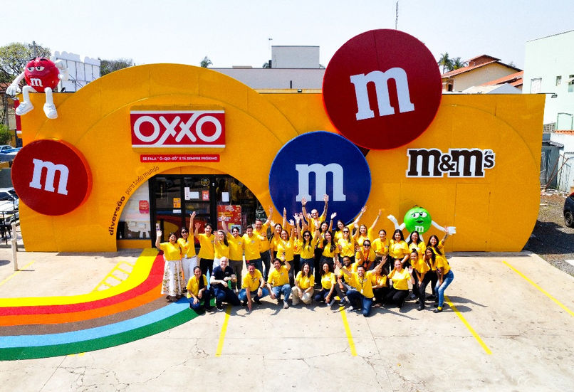 Fachada Emblemática Oxxo