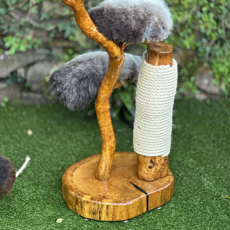 Thumbnail: Luxury cat tree