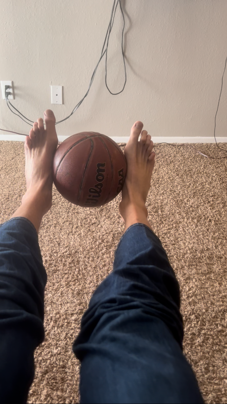 Thumbnail: Ray plays with his toes and compares his size 20 feet to a basketball 