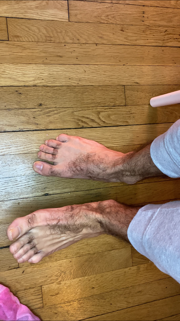Thumbnail: Atlas shows his size 15s