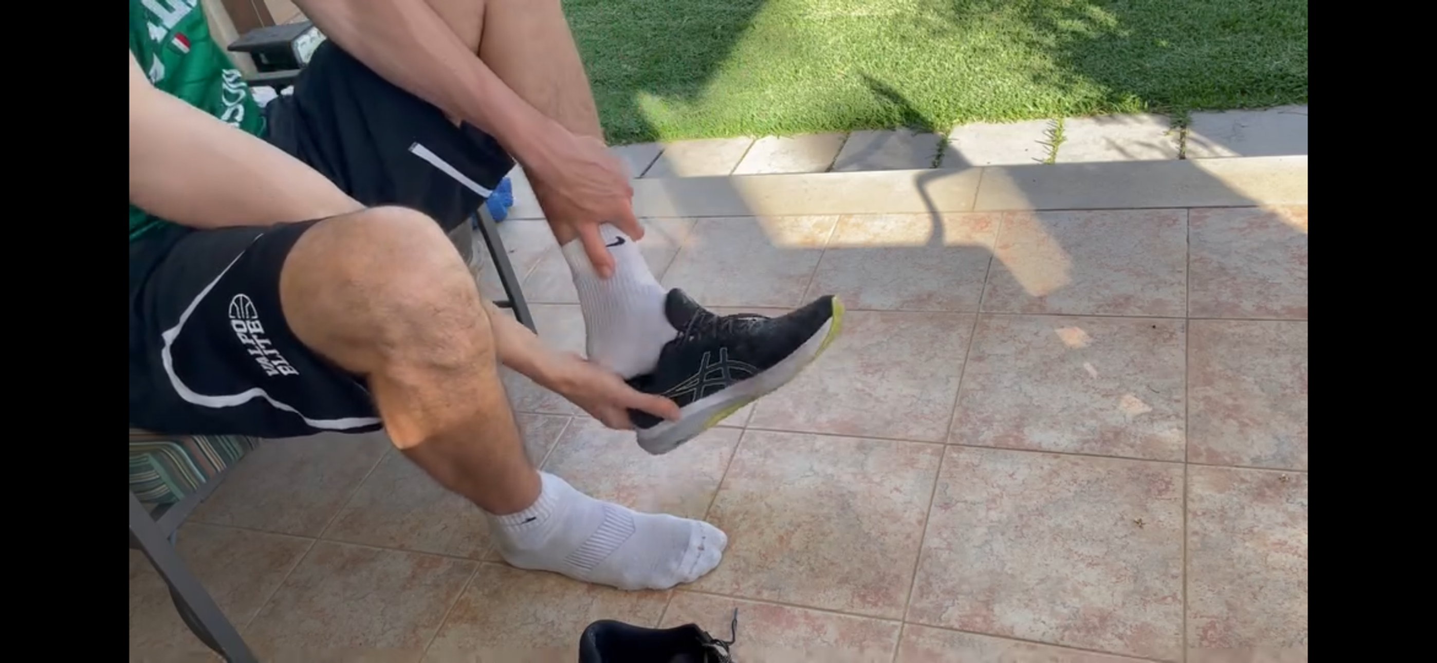 6ft11 Italian basketball player , Giuseppe introduces his size 18 US feet