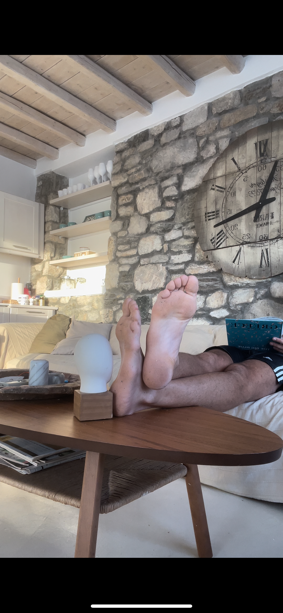 Thumbnail: Video 8 - Philip relaxes his size 15 US basketball player feet (part2)