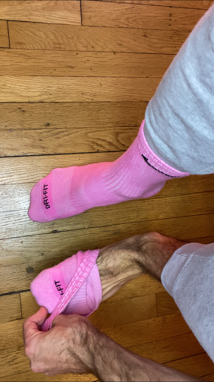 Thumbnail: Atlas shows his size 15s