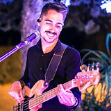 Florent MORICARD Bassiste professionnel REVERSE groupe de musique reprises Marseille PACA animation musicale événementiel mariage baptème soirée privée anniversaire