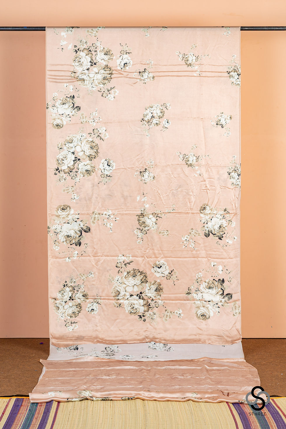 Thumbnail: Silk satin  - Biscuit colour  with roses
