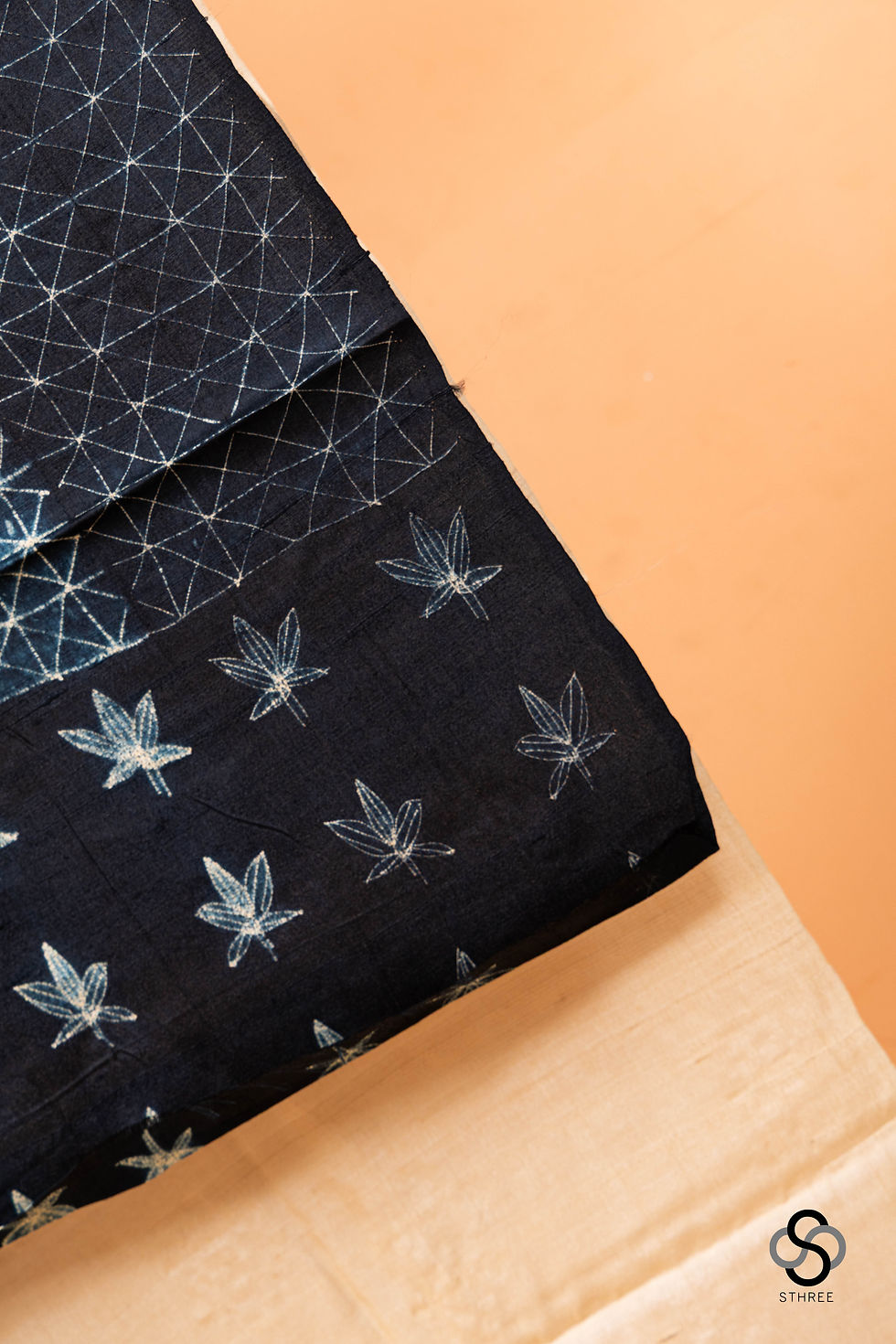 Thumbnail: Tussar silk with shibori pallu - Off-white with Navy blue