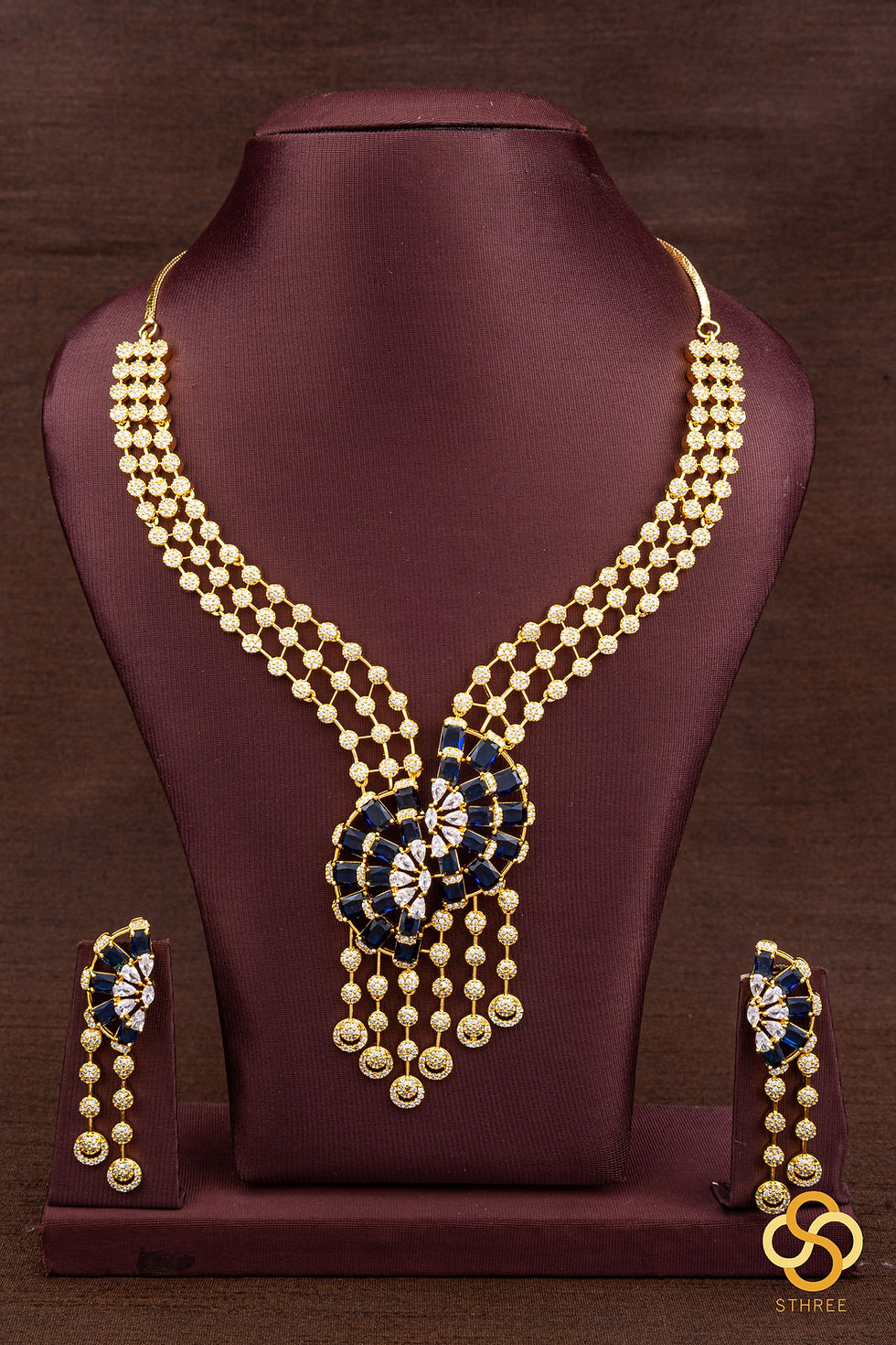 Thumbnail: Diamond pattern necklace -  Sapphire blue pendant