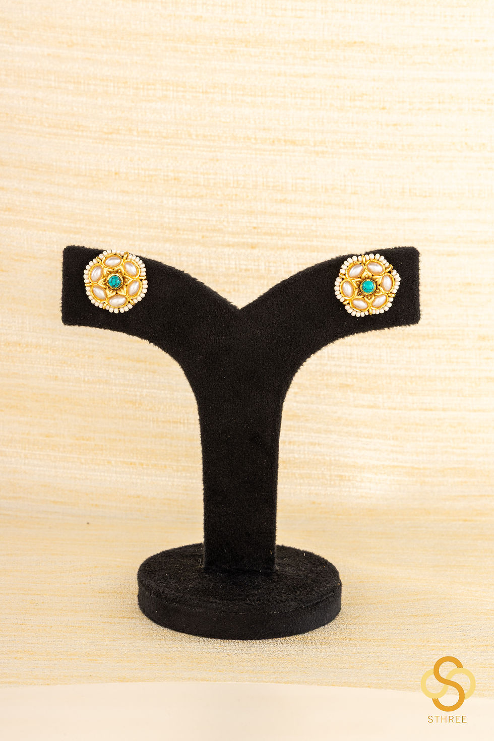 Thumbnail: Jadau Kundan choker - White and Turquoise centre stones