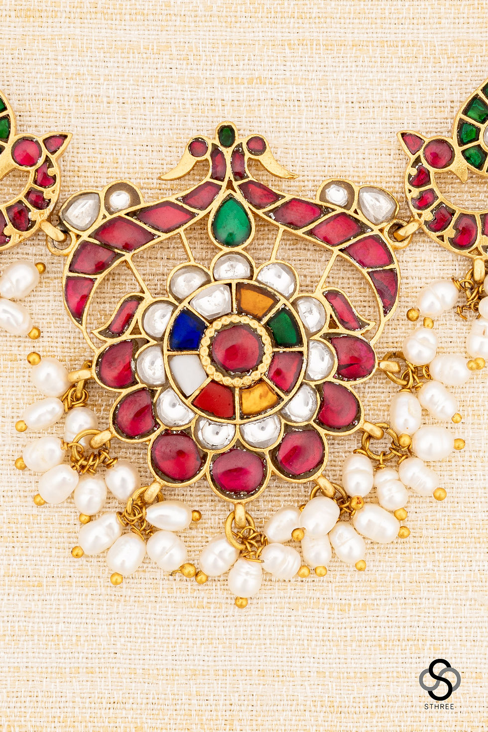 Thumbnail: Kemp red choker set - Pearl hangings