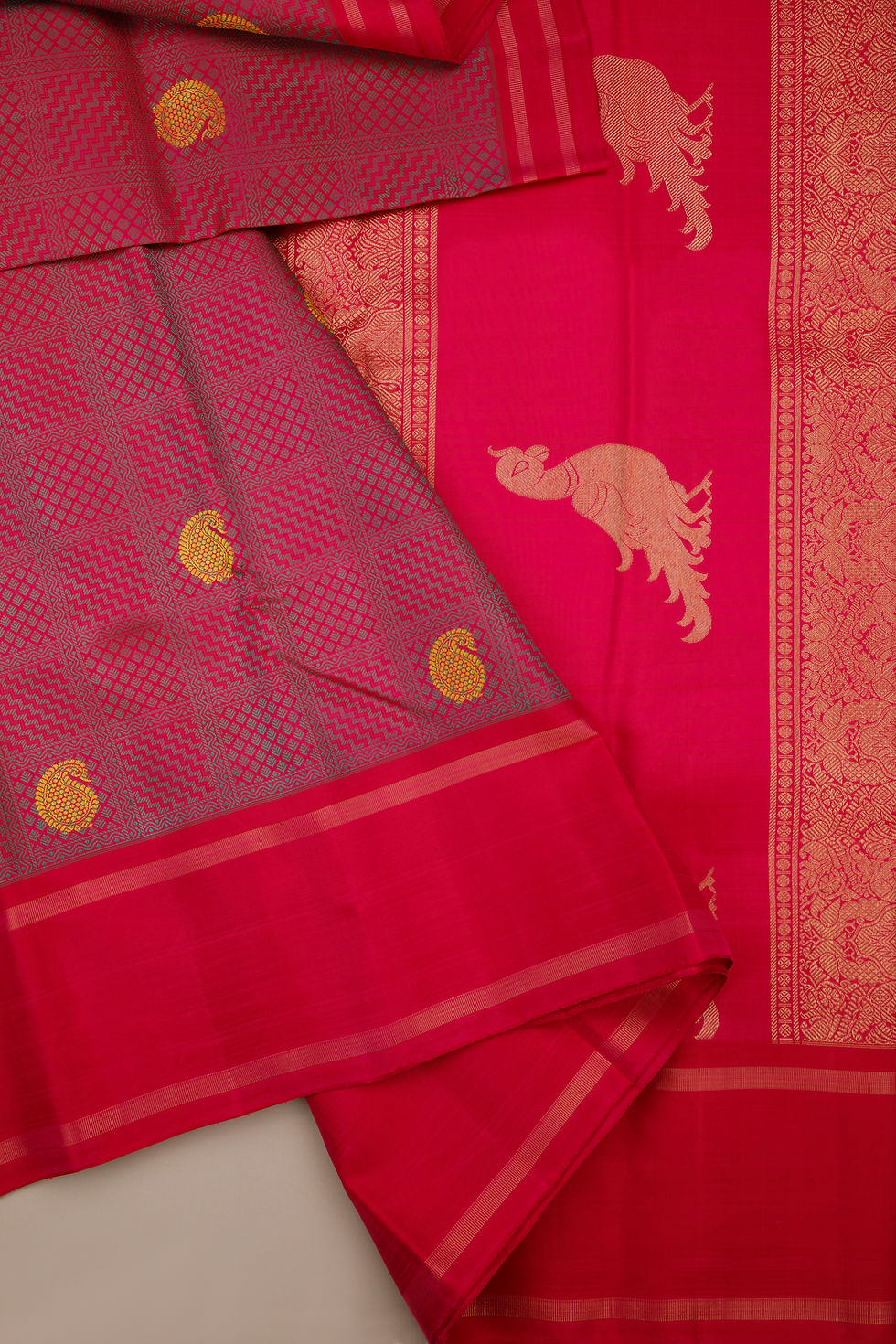 Thumbnail: Kili kanjivaram - A special grid with paisely motifs