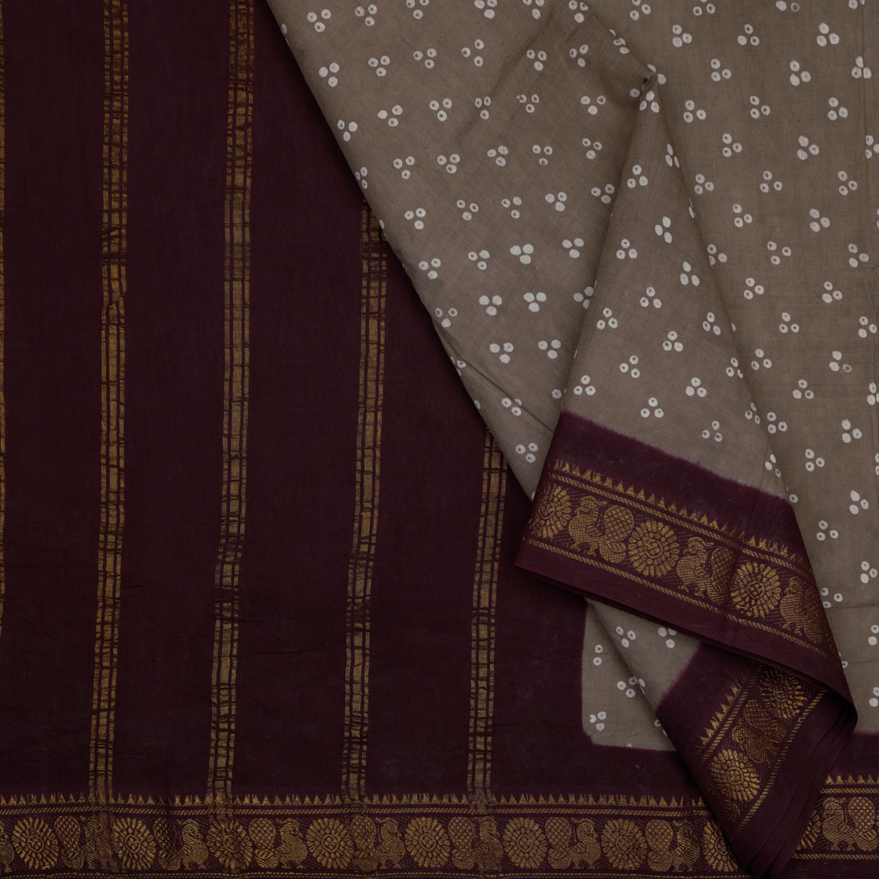 Sungudi - Wax Print - Mukkati, Greyish brown with Brown Mayil & Chakram border