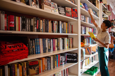 bookshelf full (1).jpg