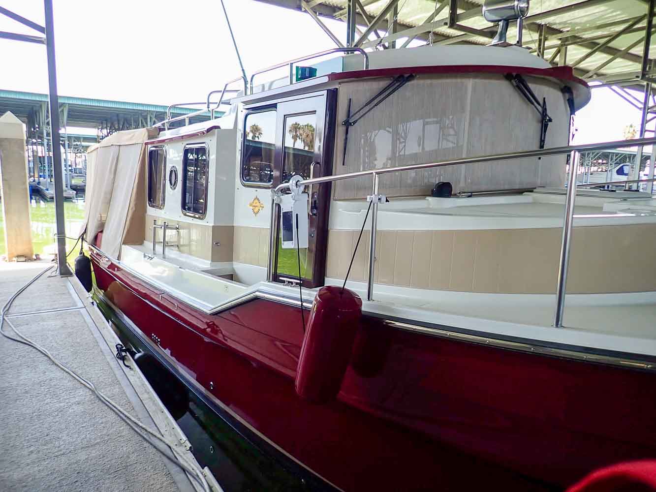 Docking made easier&safer. Automatic boat Fender. California