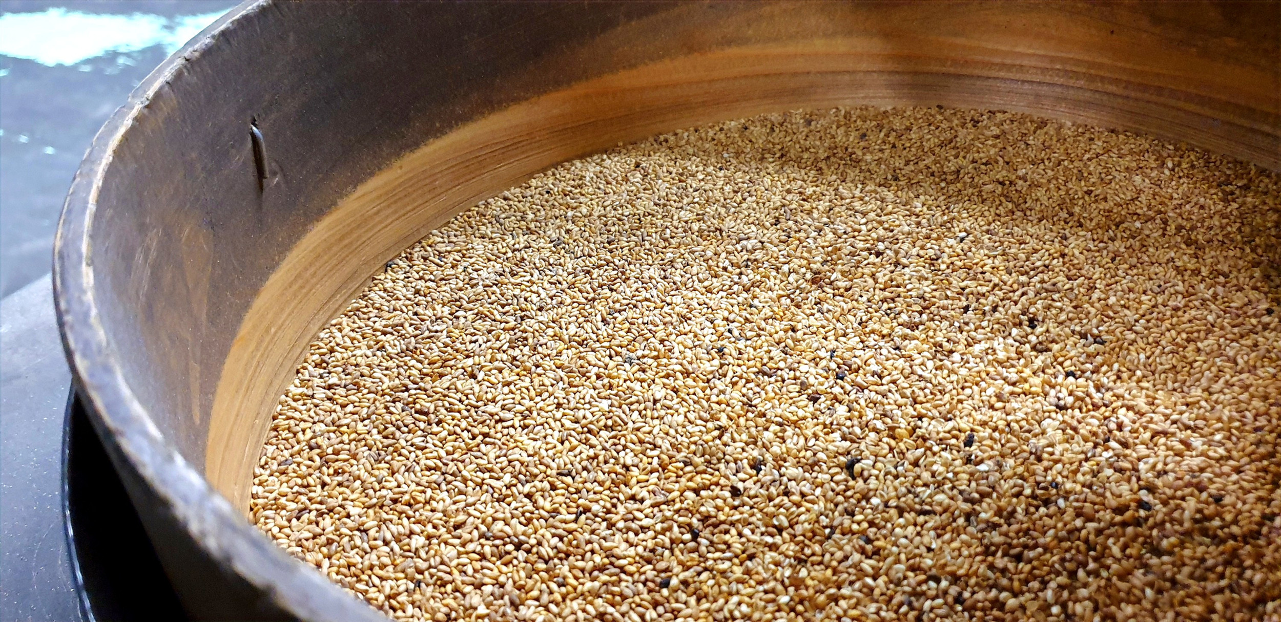 BUY ORGANIC SESAME SEEDS, PASTES & OILS ISSé JAPAN