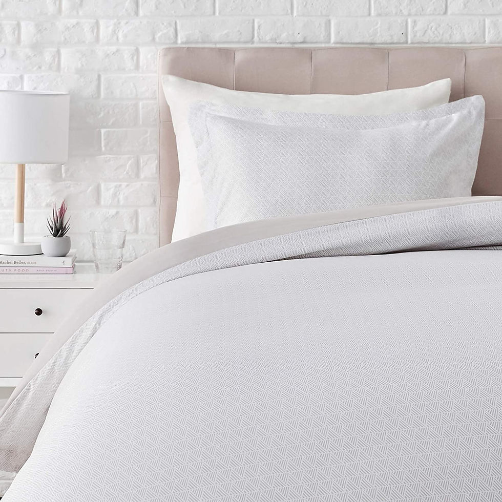 الصورة المصغرة: Amazon Basics Light-Weight Microfiber Duvet Cover Set with Snap Buttons - King,