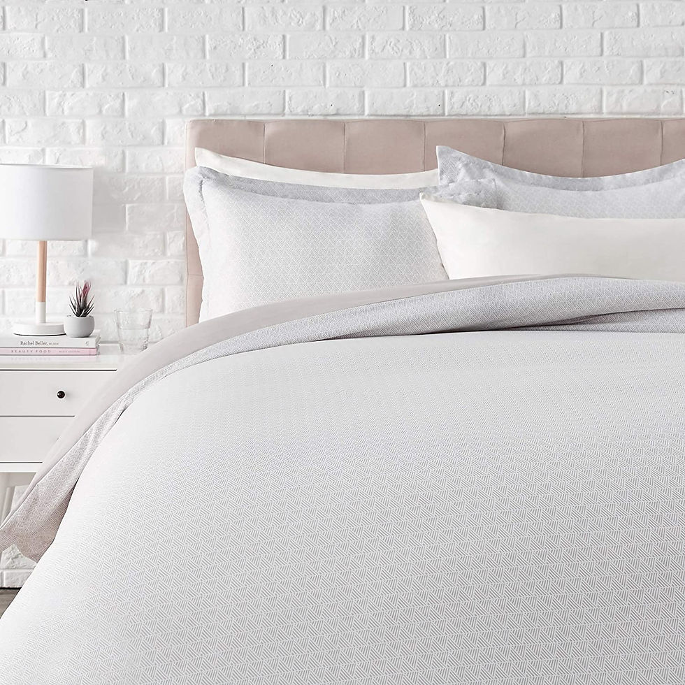 الصورة المصغرة: Amazon Basics Light-Weight Microfiber Duvet Cover Set with Snap Buttons - King,