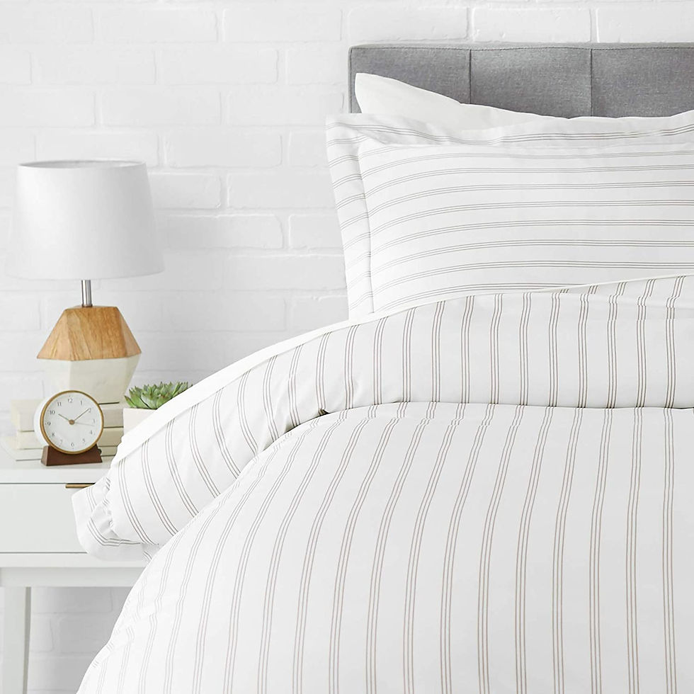 الصورة المصغرة: Amazon Basics Light-Weight Microfiber Duvet Cover Set with Snap Buttons - King,