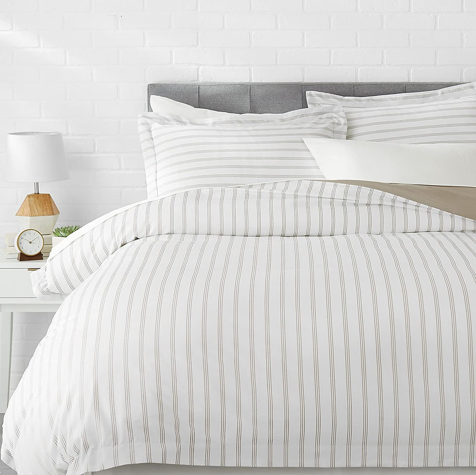 الصورة المصغرة: Amazon Basics Light-Weight Microfiber Duvet Cover Set with Snap Buttons - King,