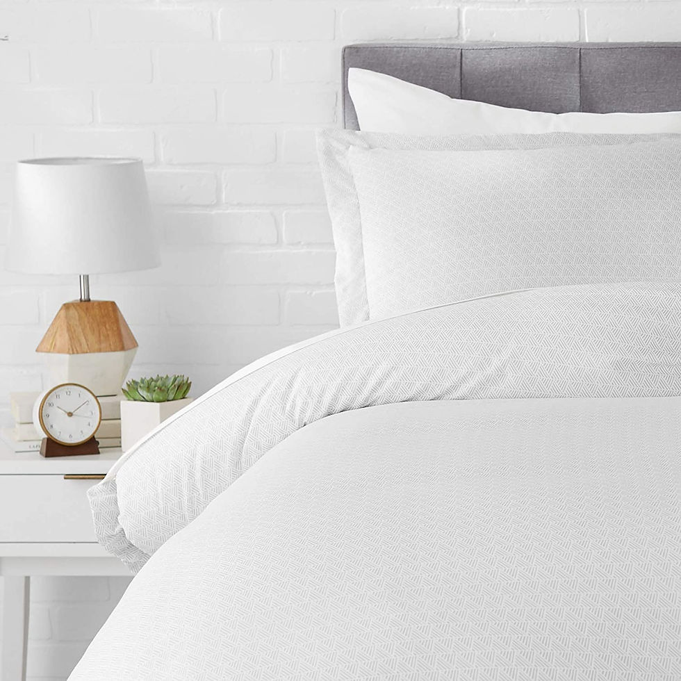 الصورة المصغرة: Amazon Basics Light-Weight Microfiber Duvet Cover Set with Snap Buttons - King,