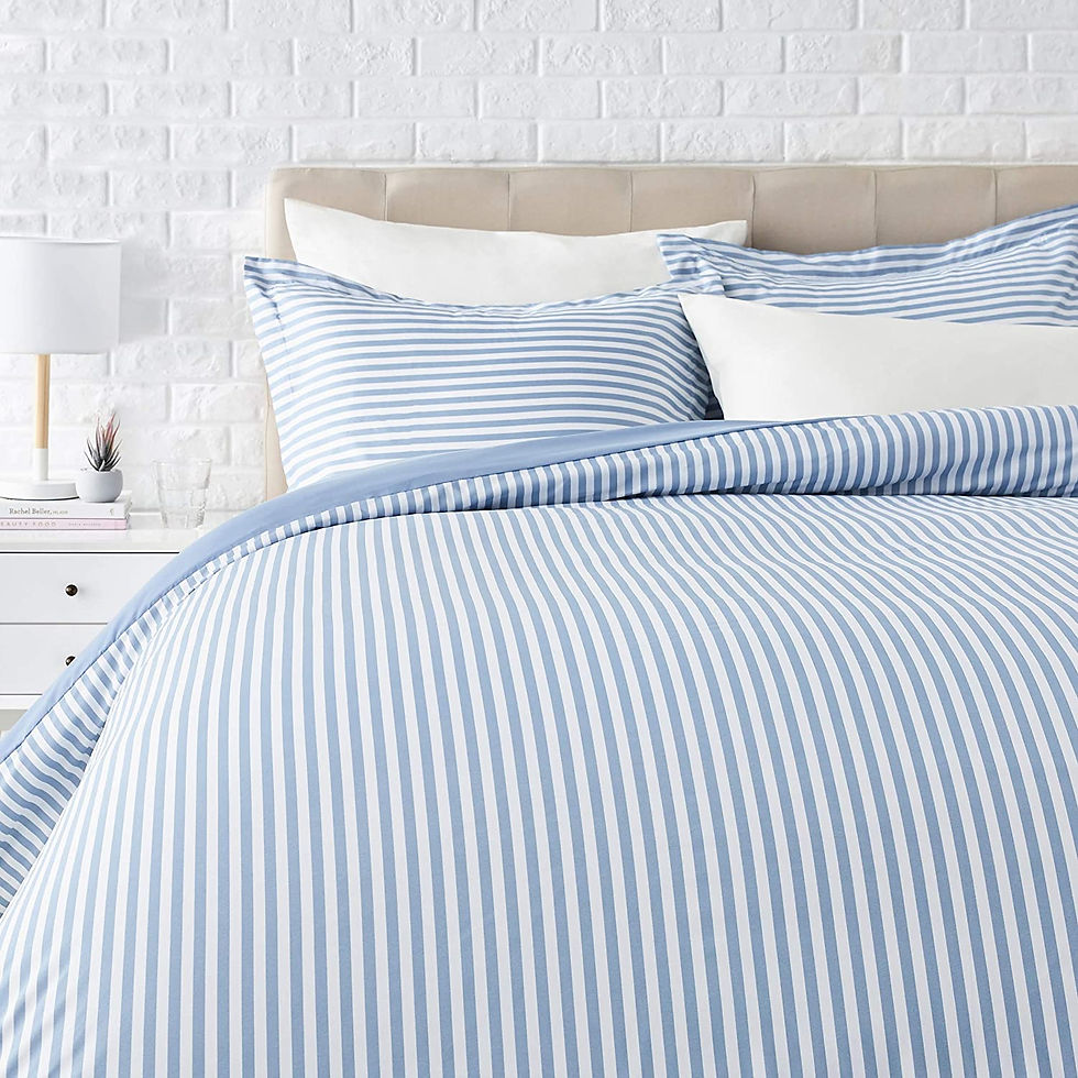 الصورة المصغرة: Amazon Basics Light-Weight Microfiber Duvet Cover Set with Snap Buttons - King,