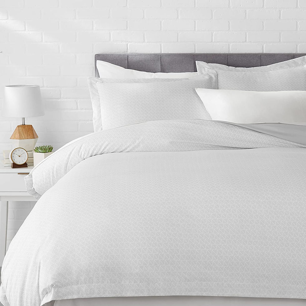 الصورة المصغرة: Amazon Basics Light-Weight Microfiber Duvet Cover Set with Snap Buttons - King,