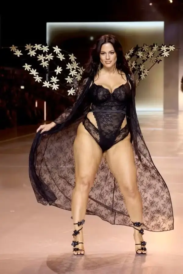 Victorias-Secret-Fashion-Show-2024-Ashley-Graham