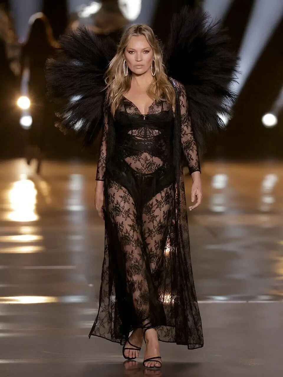 Victorias-Secret-Fashion-Show-2024-Kate-Moss