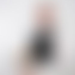 No smiles, no rush… French service at its worst? 😏