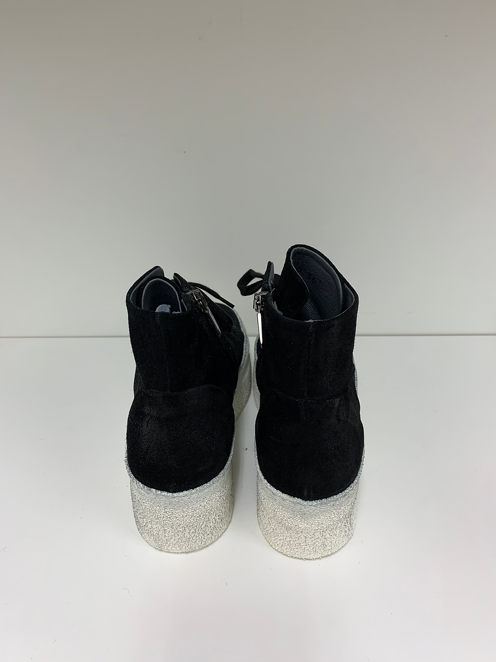 Thumbnail: Lofina High top suede boots - Black