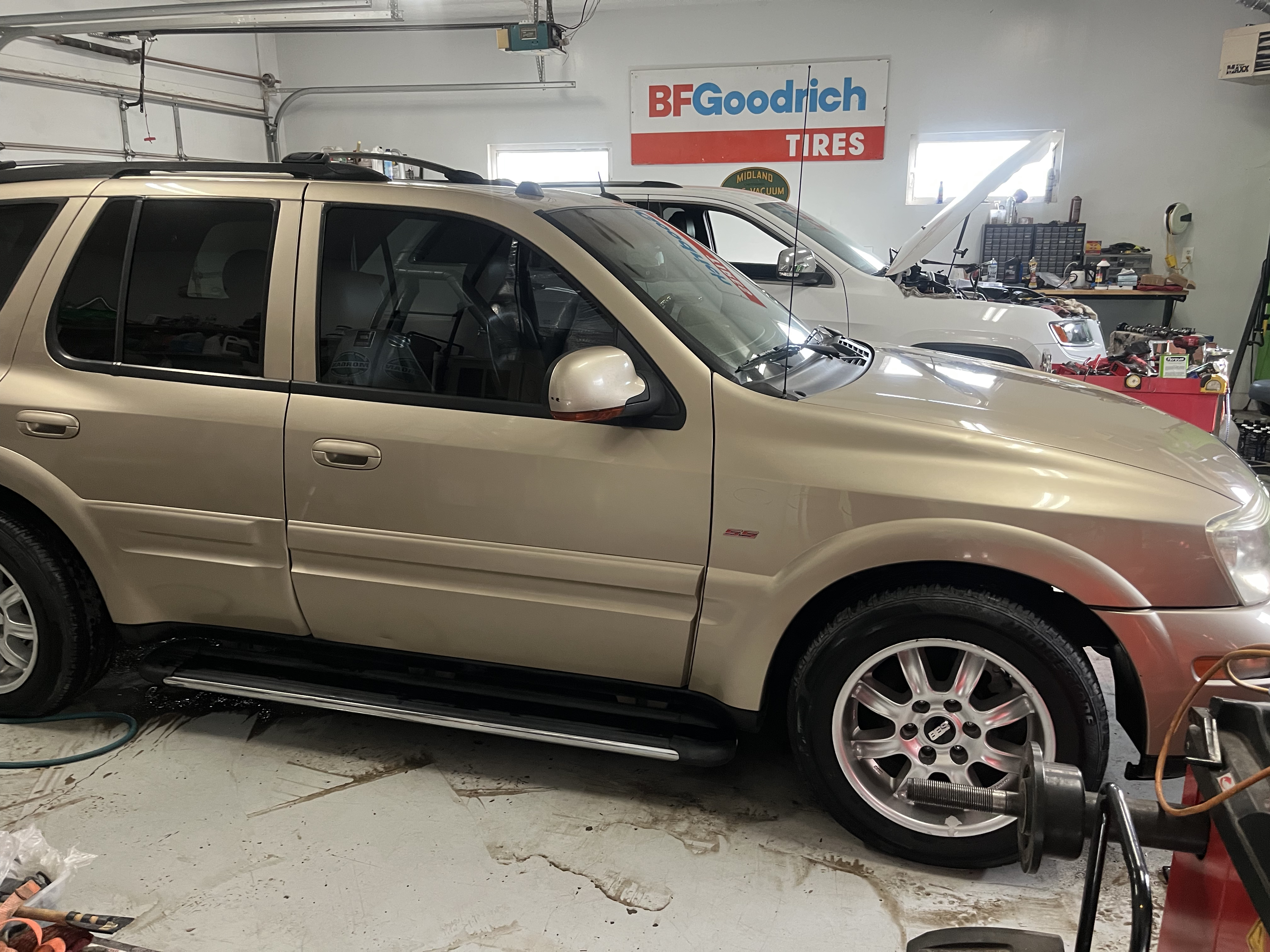 2005 Buick Rainier