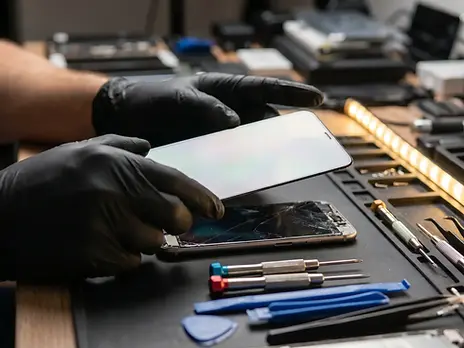 service-phone-repair.webp