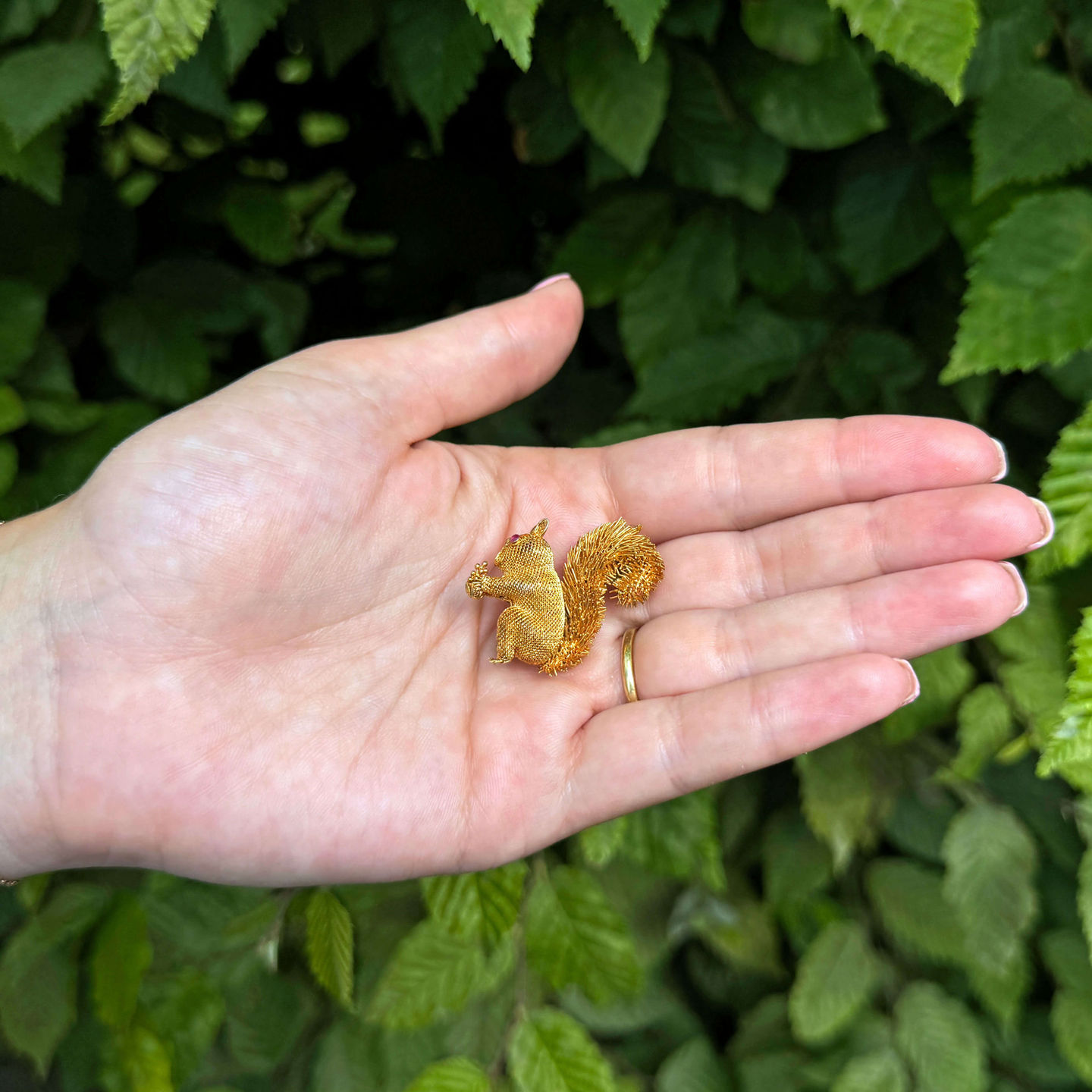 1950s gold squirrel brooch