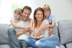 familia_no_sofá