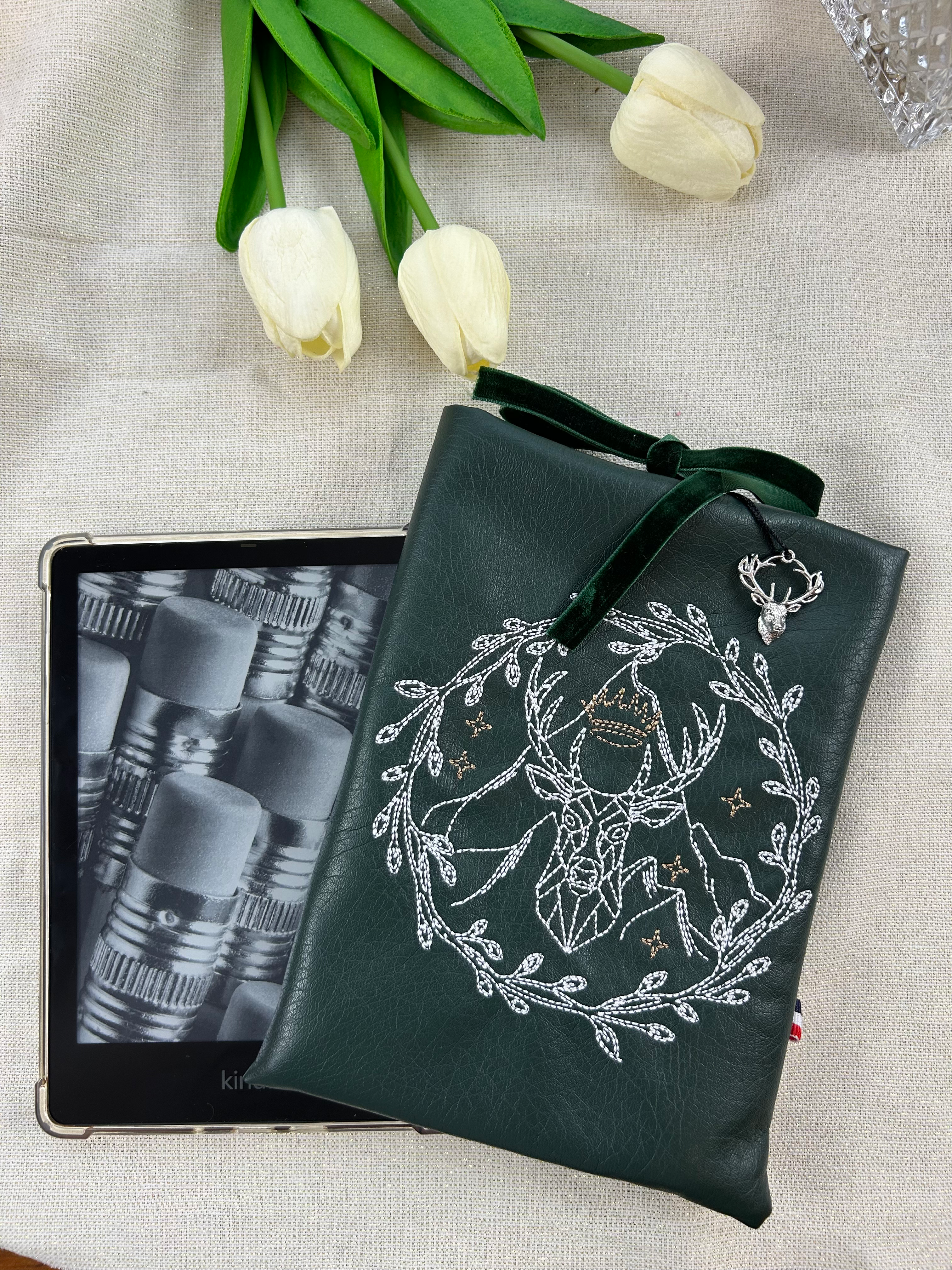 VIDE ATELIER - Pochette doublée pour liseuse , motif cerf