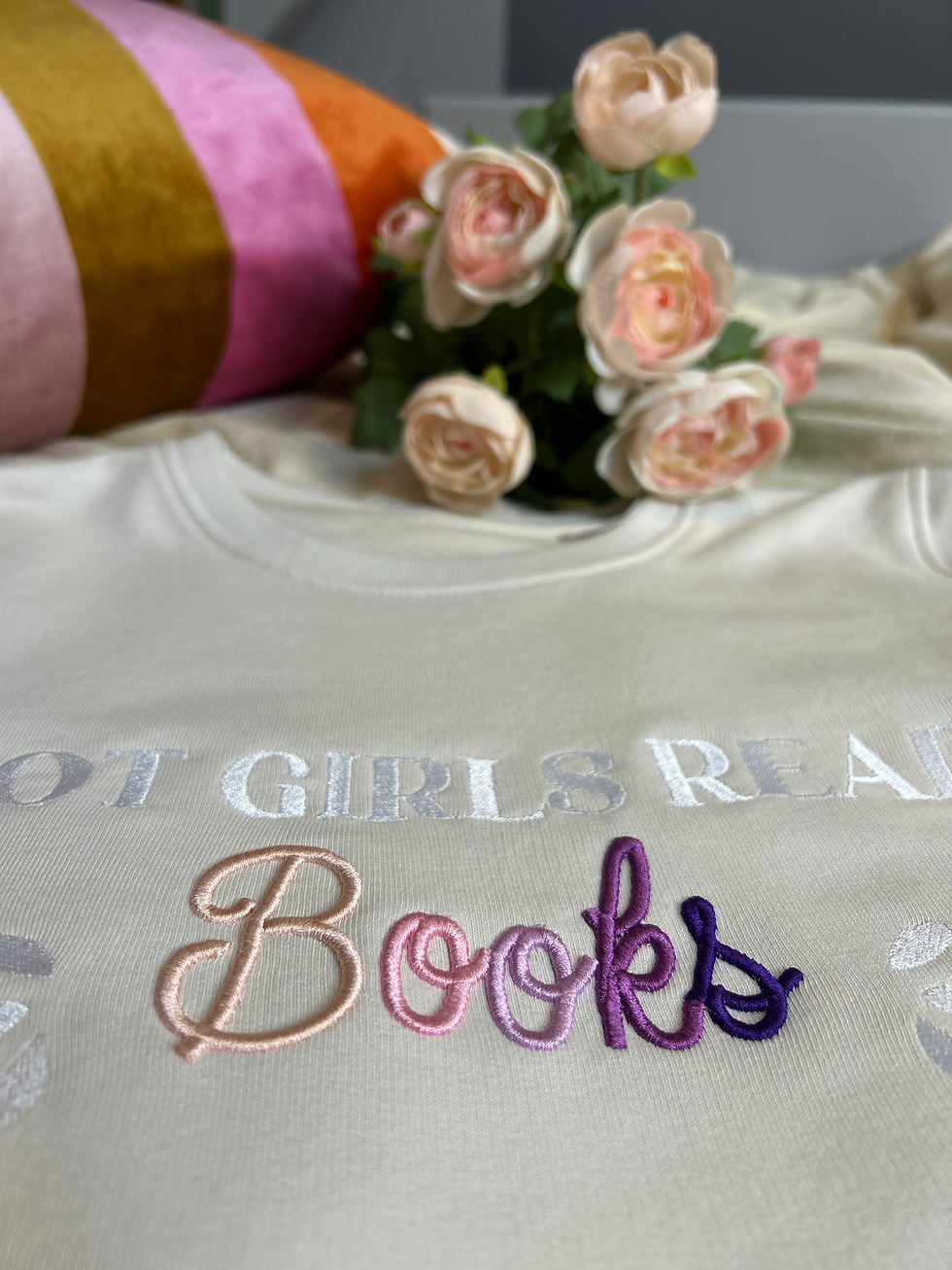 Miniature : Pull col rond léger  Hot Girls Read Books