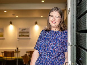 Celebrant or Registrar – What’s the Difference and Why Couples Are Choosing Celebrants By Garland Ceremonies