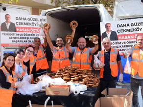 Hatice Mehmet Ekşioğlu İlköğretim Okulu'nda Simit İkramı