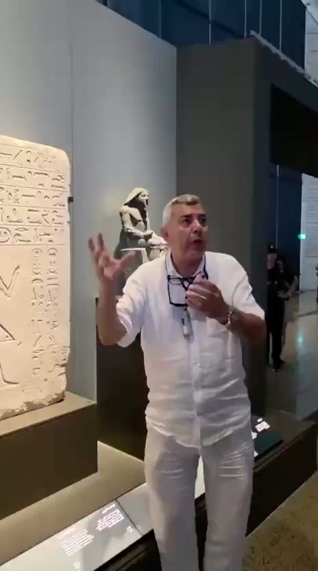 musee-egypte-explication-hieroglyphes.mp4
