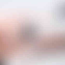 前腳腕附近也有鬍鬚