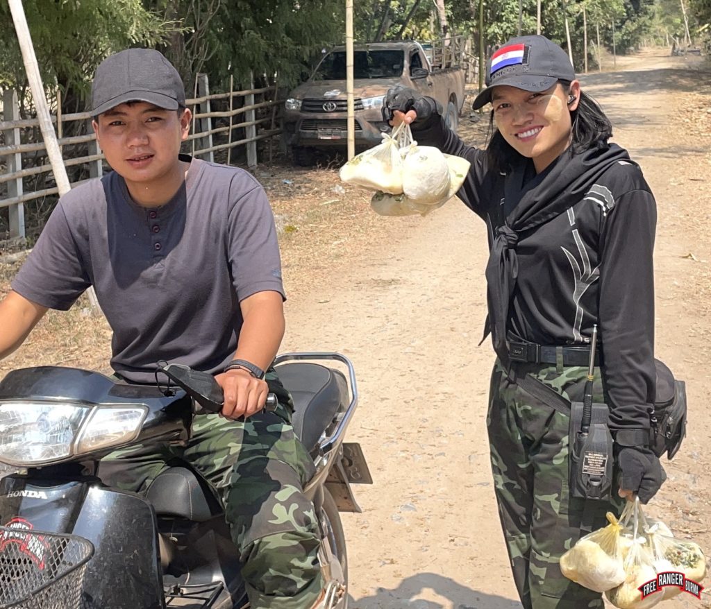 Rozaru (18) and Elizabeth (25)