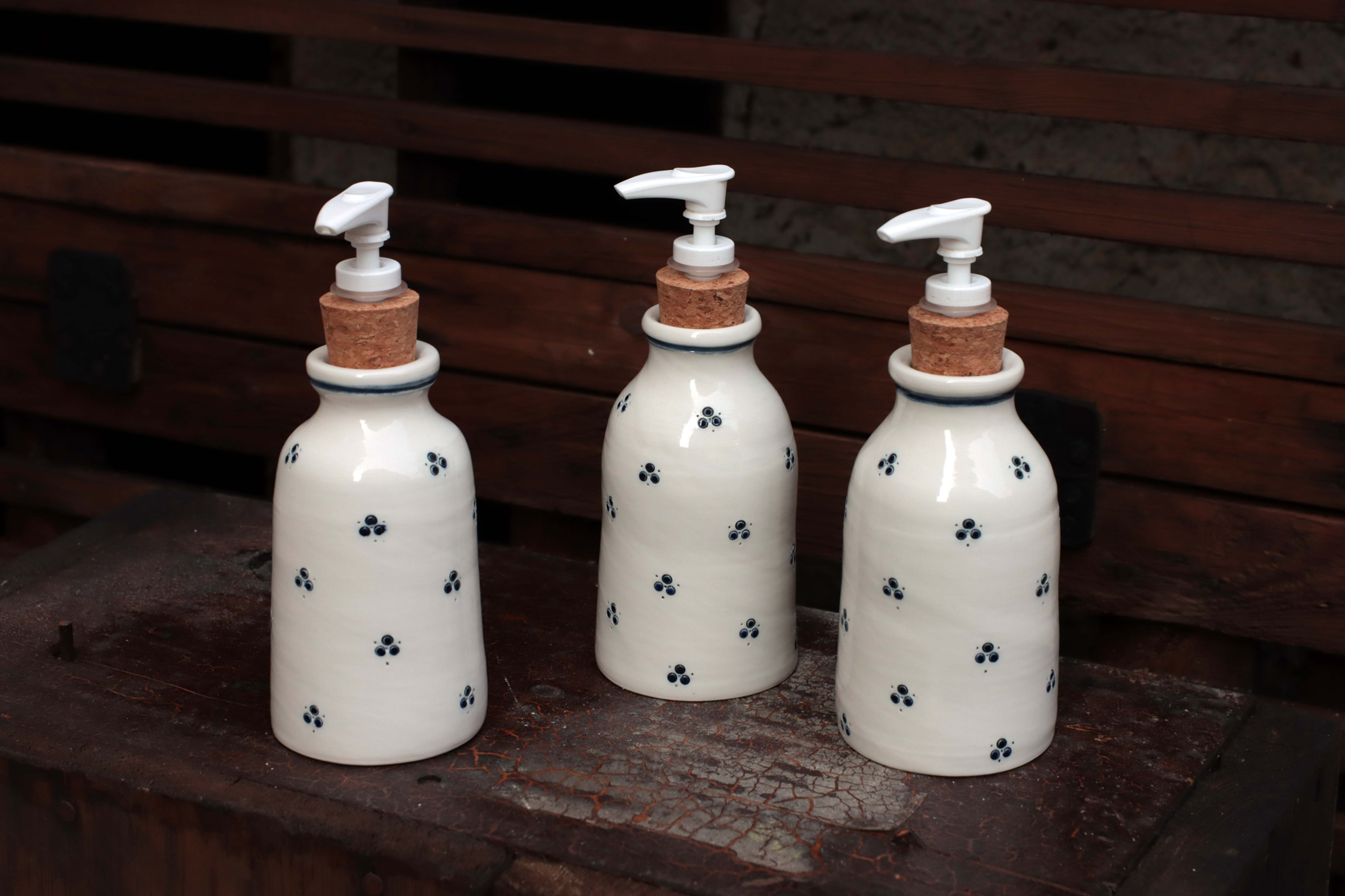 Porcelánový dávkovač mýdla