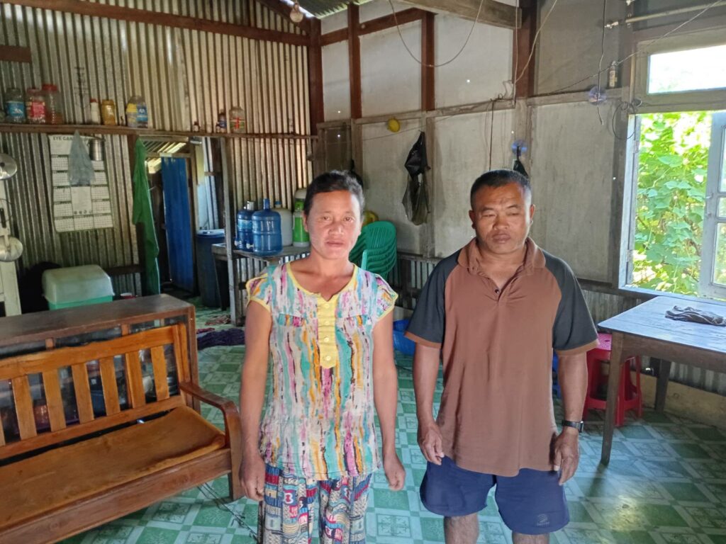 Zung Lian Che and her husband.