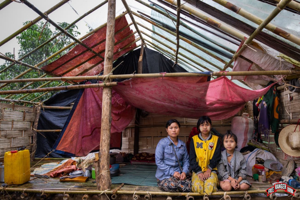 Si Taung IDPs hiding in a makeshift jungle shelter.