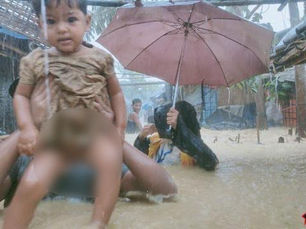 Many Rohingya Refugees Dead and Missing as Flooding Strikes Bhalukhali Refugee Camp
